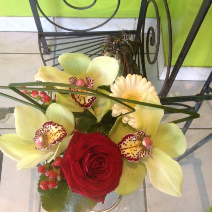 Composition florale élégante Massy